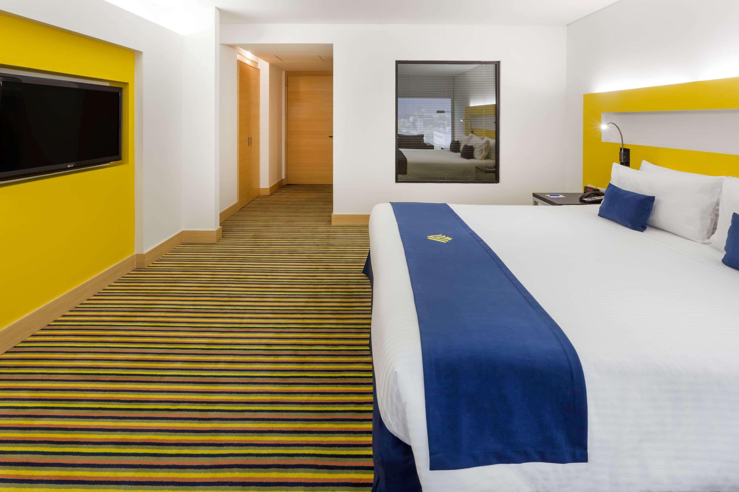 מלון Wyndham בוגוטה מראה חיצוני תמונה A room at the hotel
