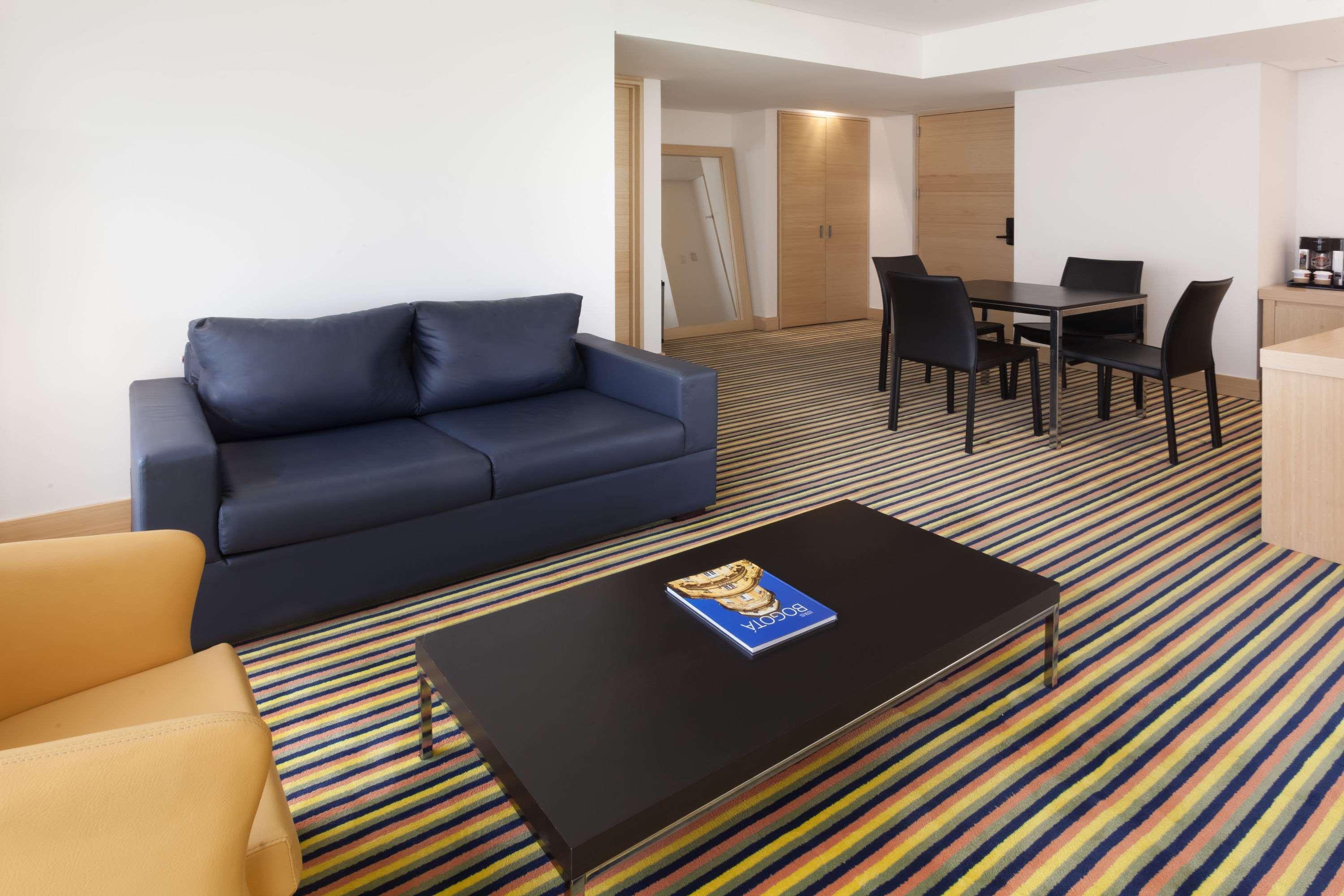 מלון Wyndham בוגוטה מראה חיצוני תמונה A suite at the hotel
