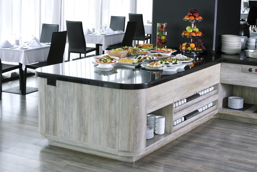 מלון Wyndham בוגוטה מראה חיצוני תמונה A buffet