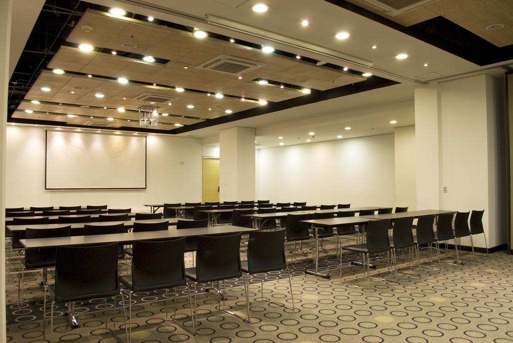 מלון Wyndham בוגוטה מראה חיצוני תמונה A typical meeting room