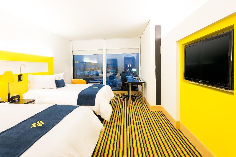 מלון Wyndham בוגוטה מראה חיצוני תמונה A room at the hotel
