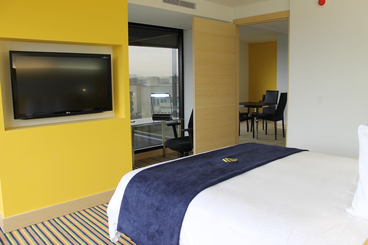 מלון Wyndham בוגוטה מראה חיצוני תמונה A room at the hotel