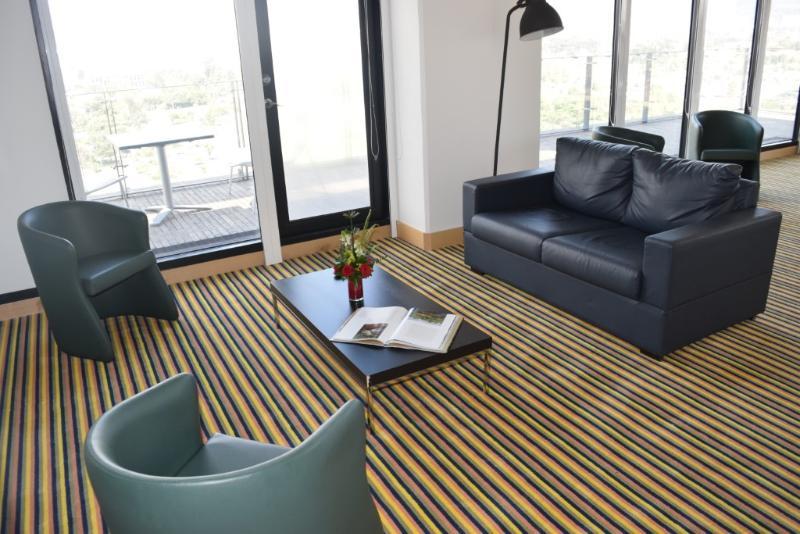 מלון Wyndham בוגוטה מראה חיצוני תמונה A room with carpet